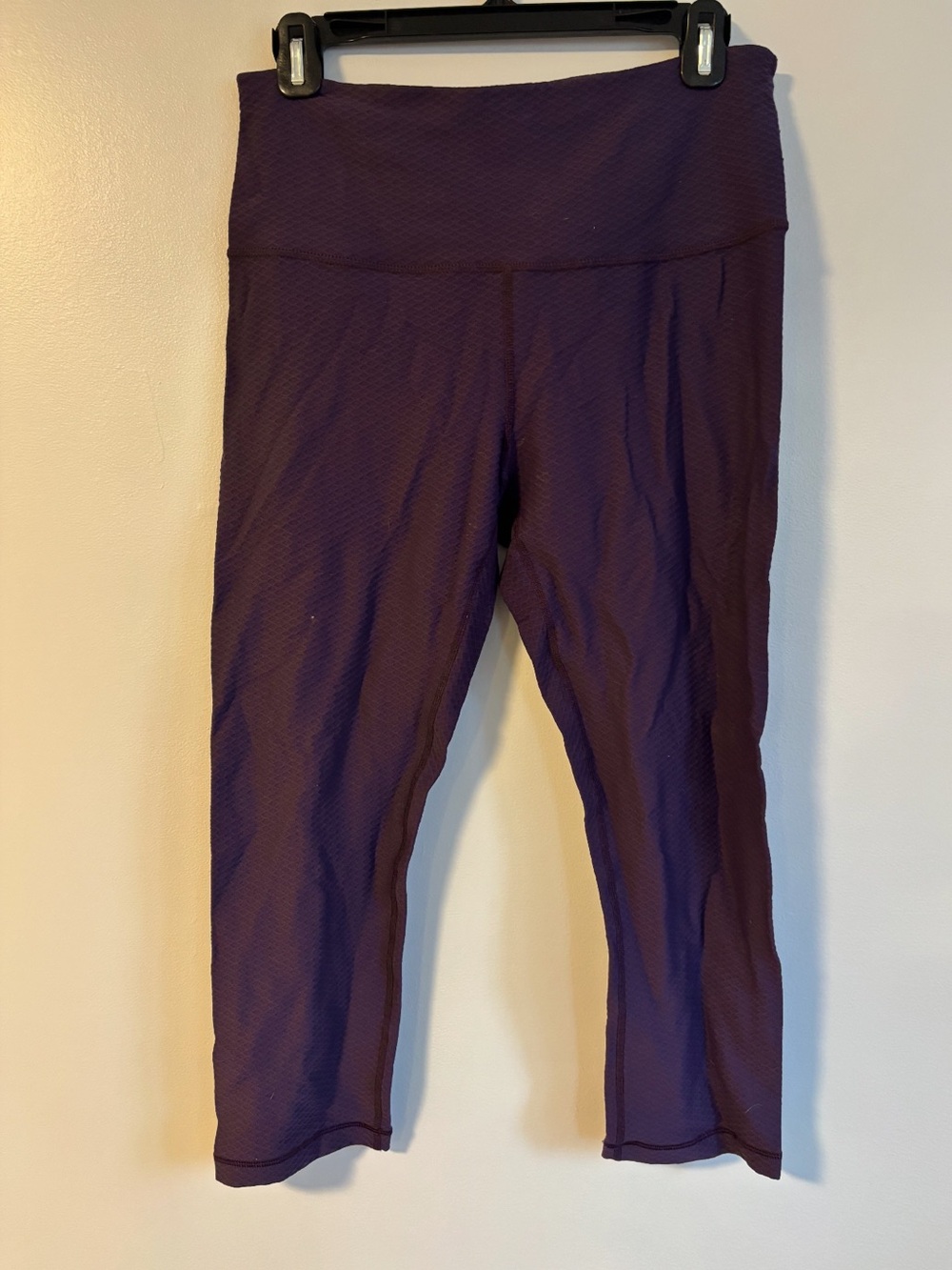 Kirkland Signature Ladies Jacquard Active Crop Capri Legging Deep Dark Purple